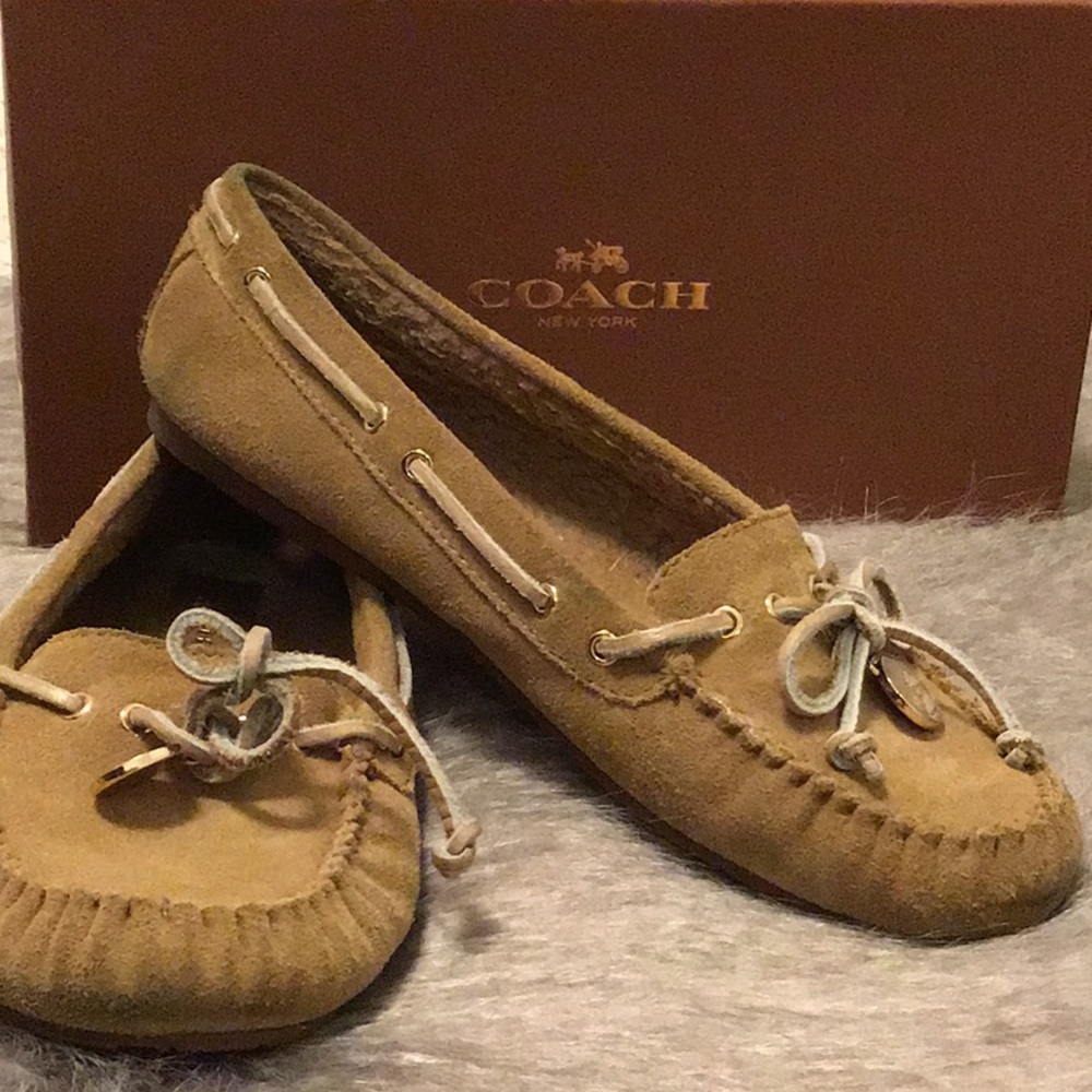 COACH curly shearling camel shoes Size 8.5 medium.